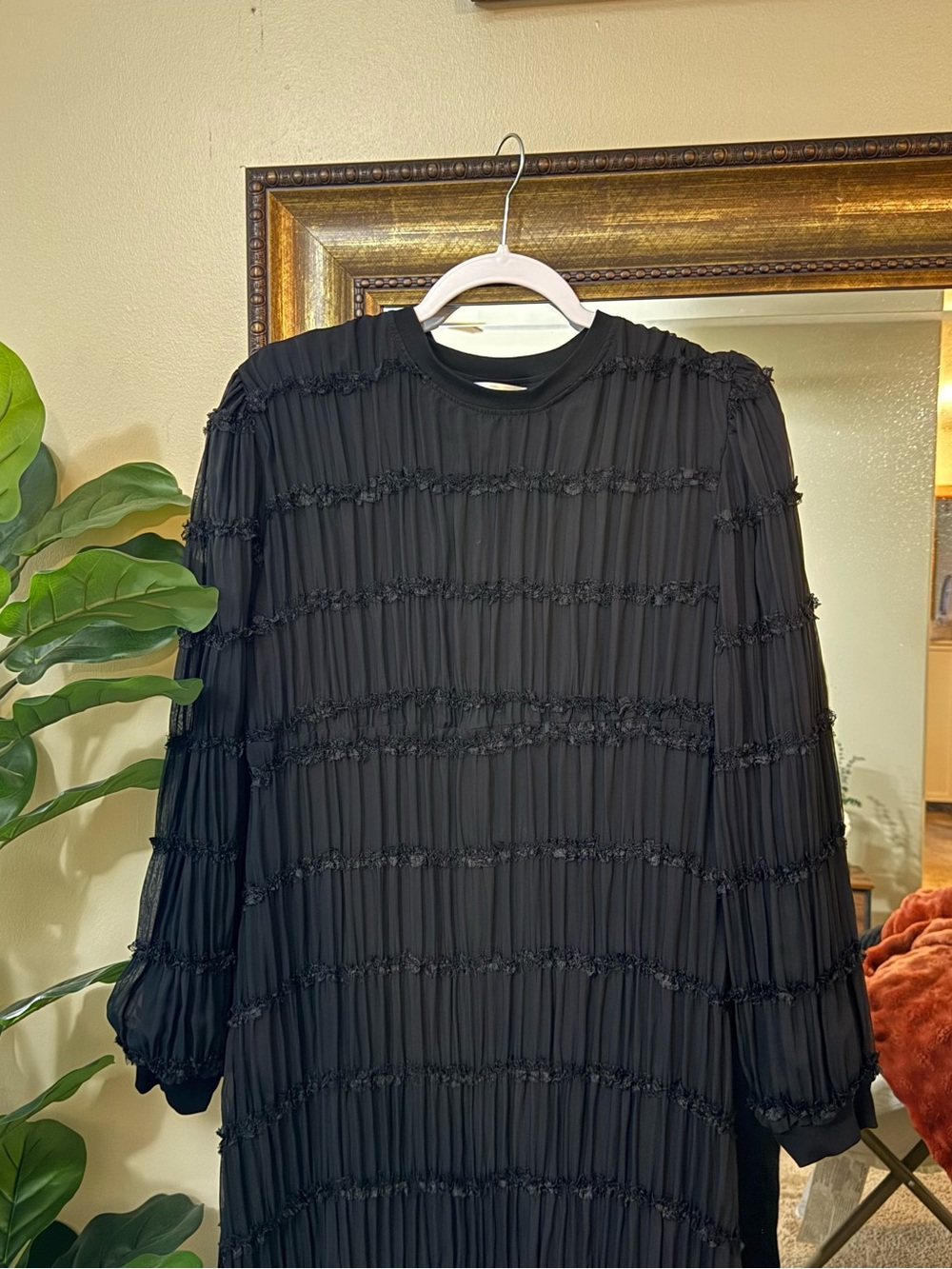 K&K Boutique | Elegant Black Dress - Picture 2 of 5